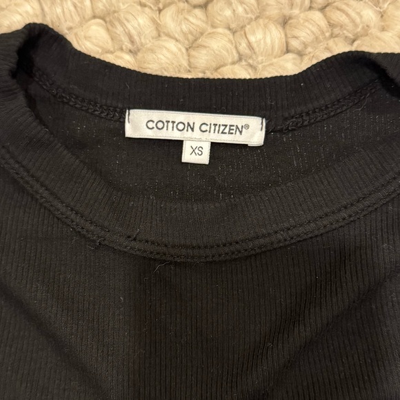 Verona Crop Long Sleeve in Black
COTTON CITIZEN - Picture 7 of 8
